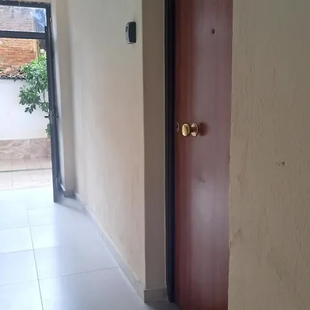 Morfeas Konukevi Tiran